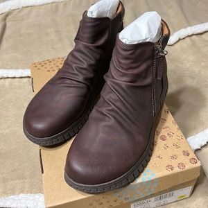 Euro soft Caralee redwood booties